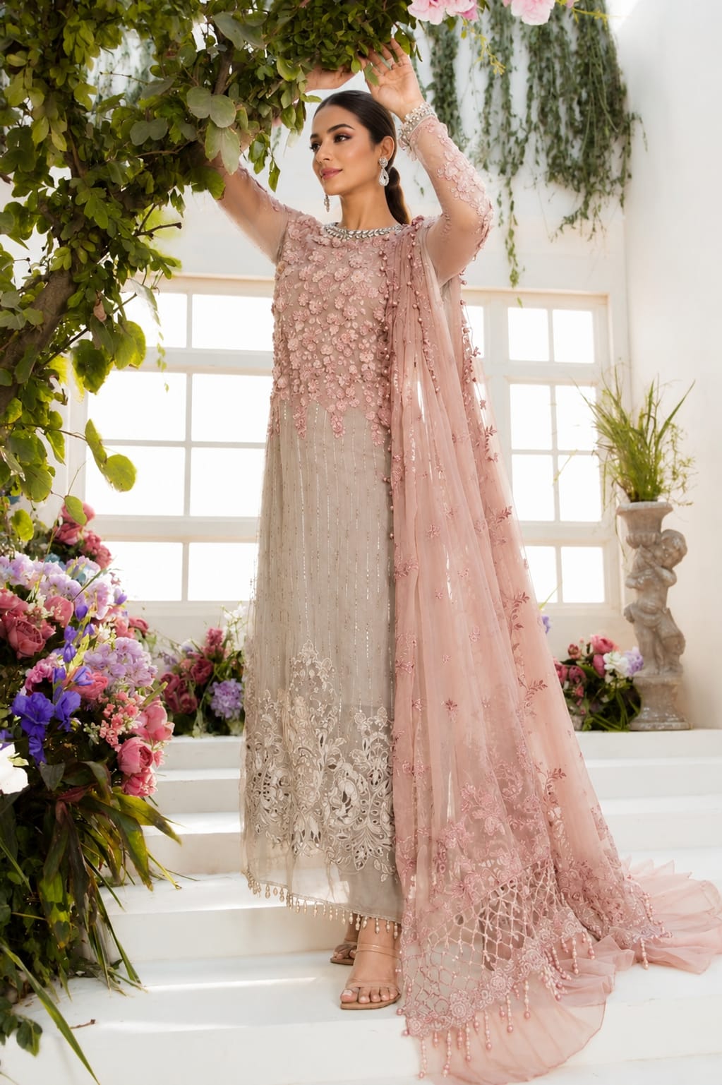 Luxury Embroidered 3 Piece Formal Suit – Blush Pink & Beige ✨